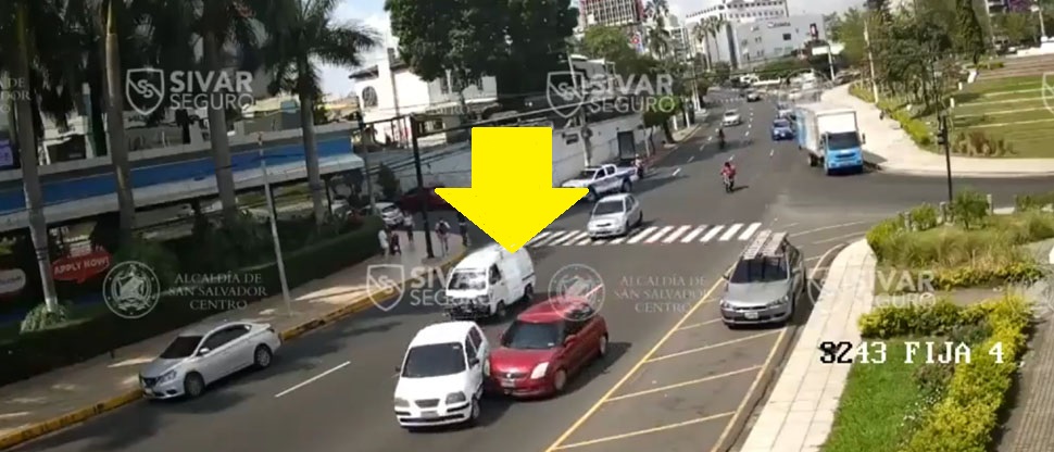 Acto de intolerancia termina en accidente vial en zona de plaza Salvador del Mundo