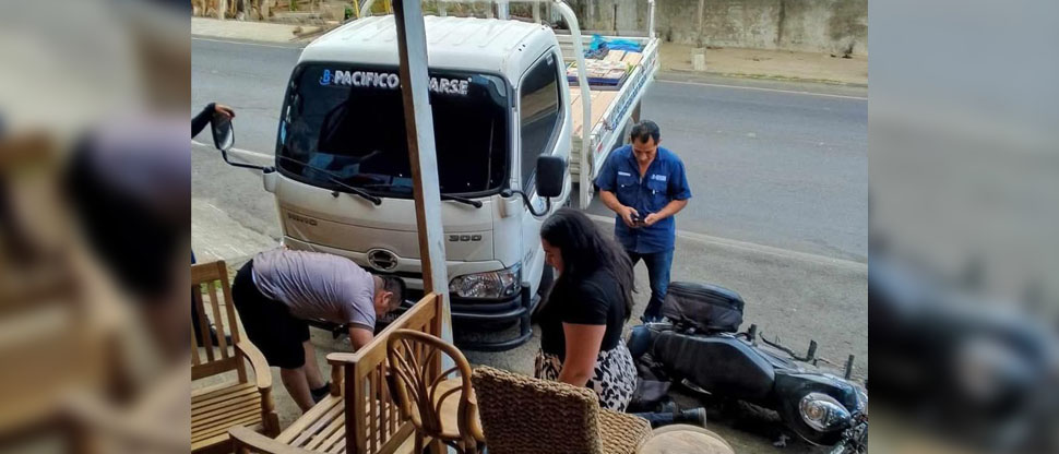 Motociclista resulta lesionado tras chocar contra un camión en Ruta Las Flores