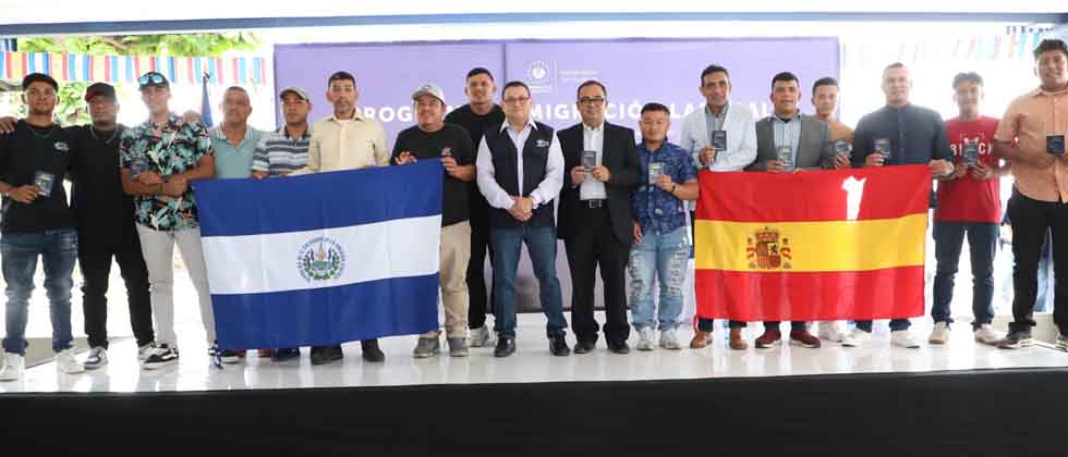 30 salvadoreños se desempeñarán como socorristas acuáticos en Mallorca, España