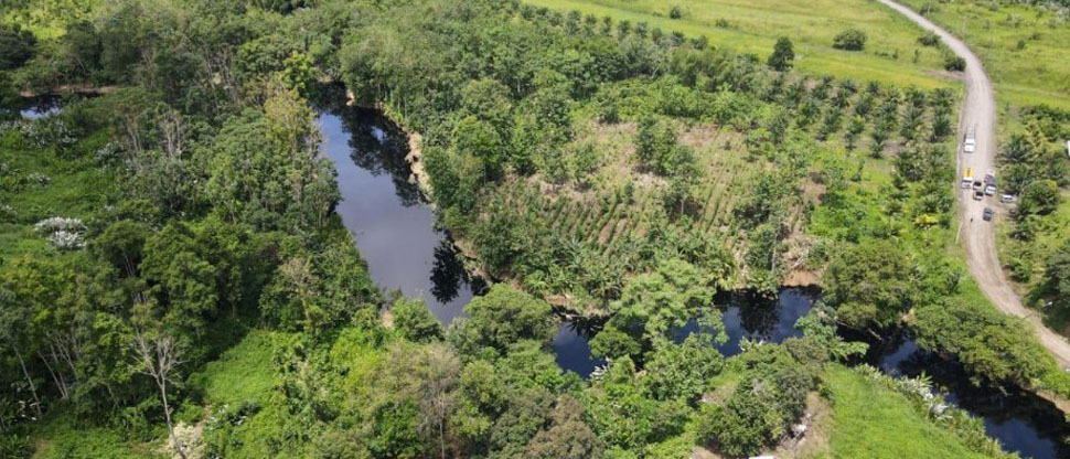 Derrame de petróleo en Ecuador deja al menos 15,000 afectados