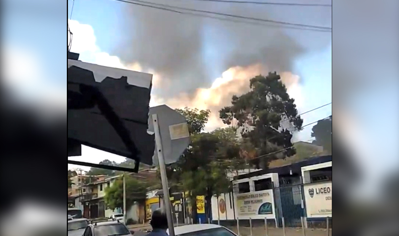Reportan incendio sobre la calle a Mariona