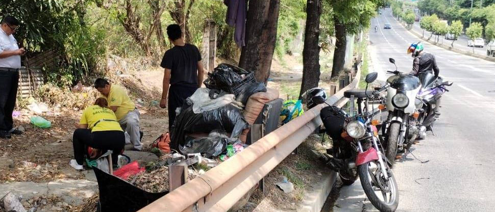 Auxilian a motociclista tras accidentarse en carretera a Comalapa