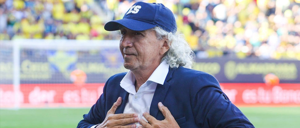 Cádiz felicita a Mágico González por llegar a sus 67 años de vida