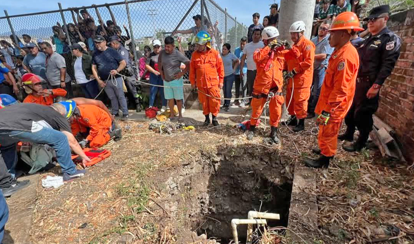 Rescatan a menor que cayó en un pozo de seis metros de profundidad en Morazán
