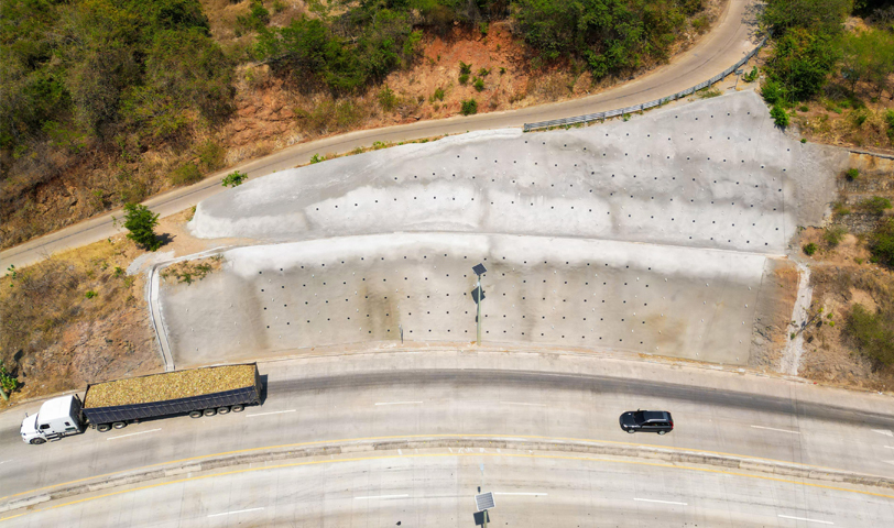 MOP entrega obras de mitigación en 17 puntos de la carretera al Puerto de La Libertad