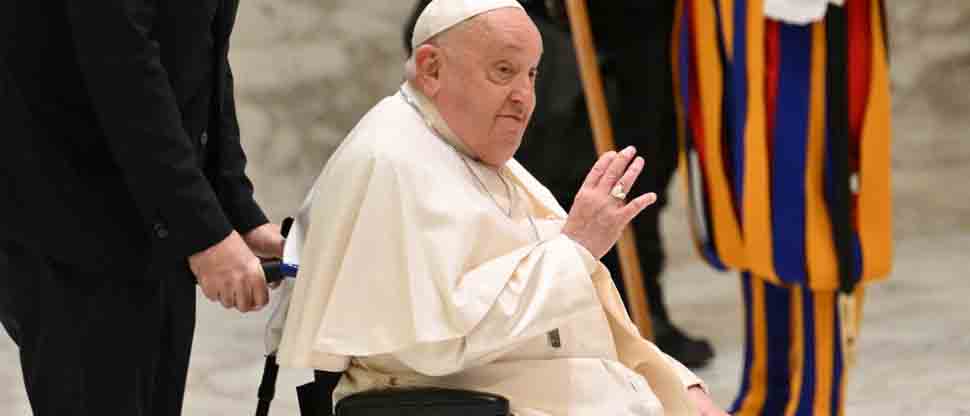 Papa Francisco con voz cansada agradece las oraciones por su salud