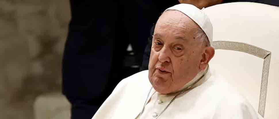 Vaticano reporta que papa Francisco pasó noche tranquila y continua hospitalizado