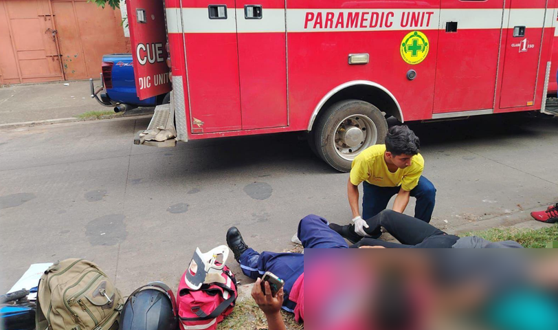 Pareja que se conducía en moto resulta lesionada tras ser impactados por un vehículo