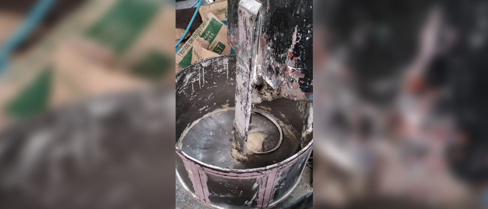 Auxilian a joven tras quedar atrapado su brazo en una máquina panificadora