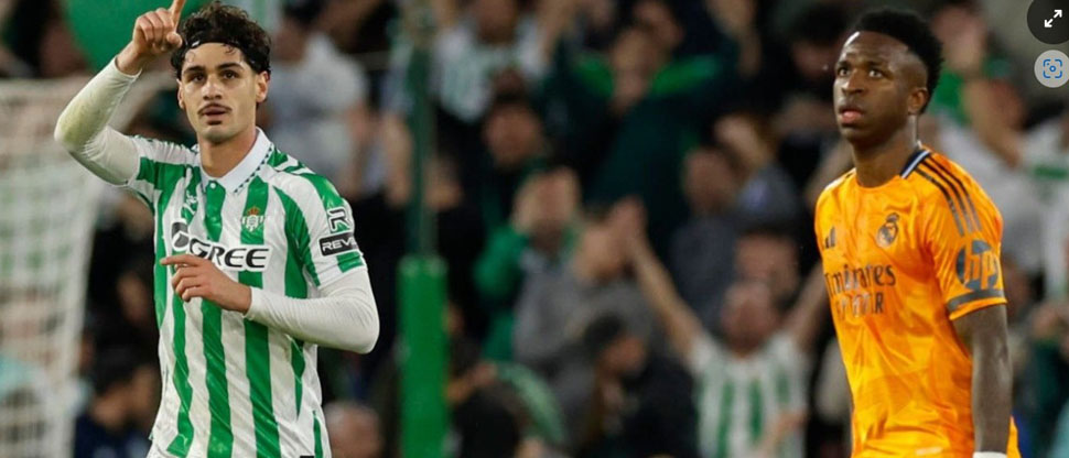 Real Madrid cae ante el Betis y deja en bandeja de plata el título de Liga al Barcelona