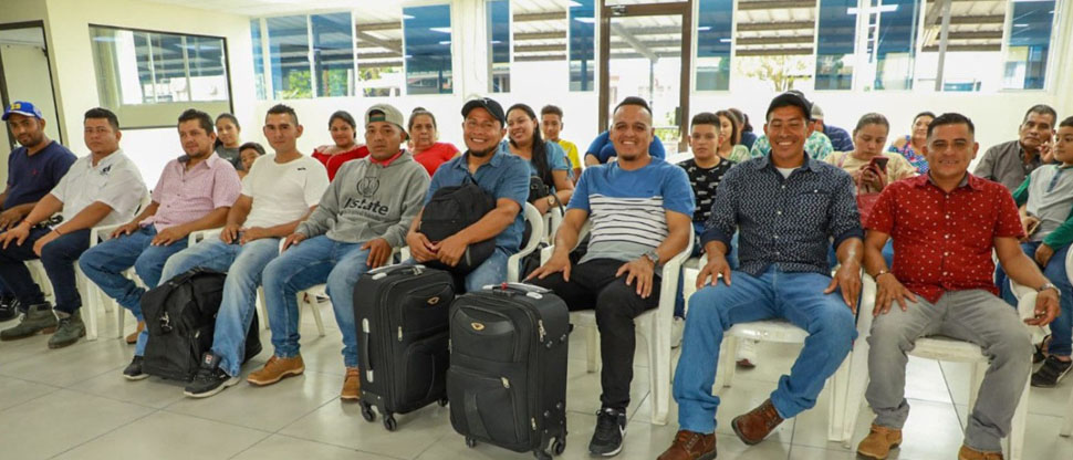 Nuevo grupo de trabajadores viajarán a Canadá a través del Programa de Migración Laboral