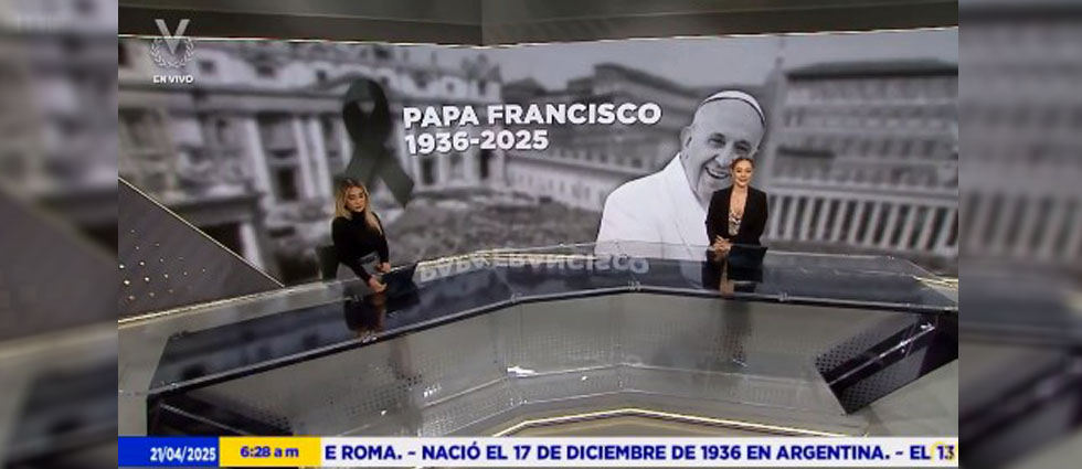Periodista se viraliza tras decir que el papa se  despidió de la gente a bordo del ‘batimovil’
