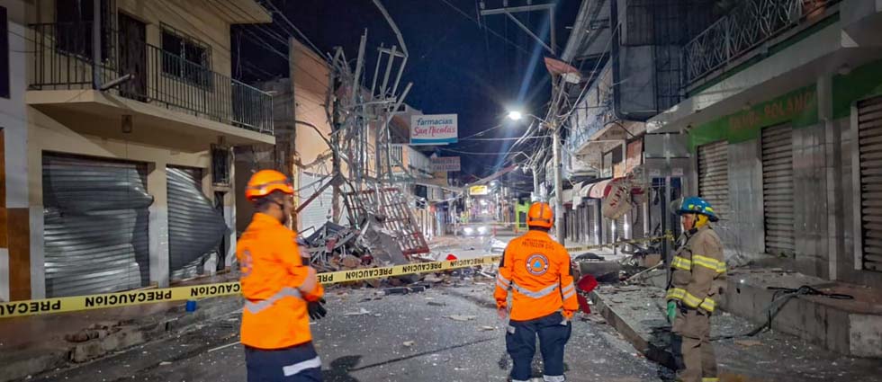 Explota restaurante de comida rápida en Metapán y acaba completamente destruido