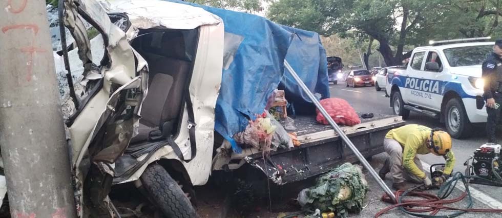 Reportan grave accidente vial sobre la autopista Comalapa