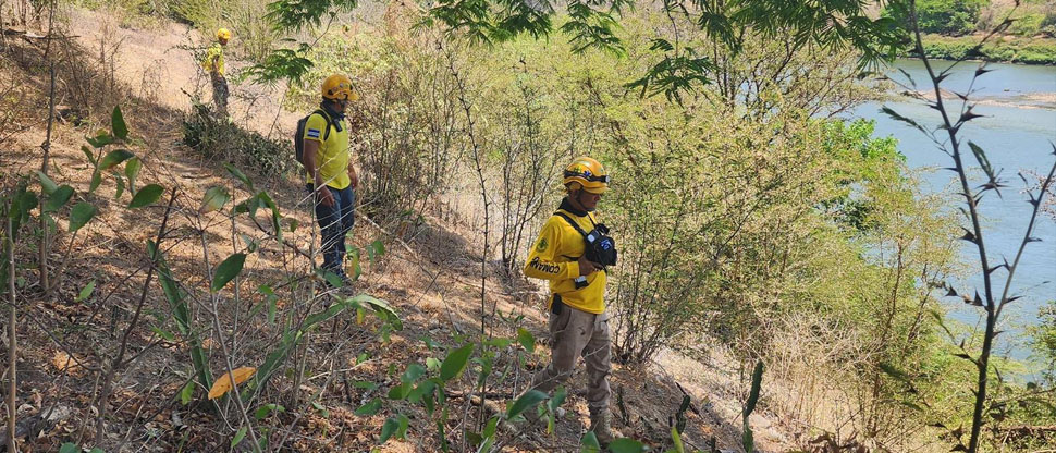 Continúa búsqueda de joven que se metió al río Lempa y no volvió a salir