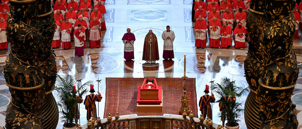 Finaliza la capilla ardiente del papa Francisco y cierran su féretro