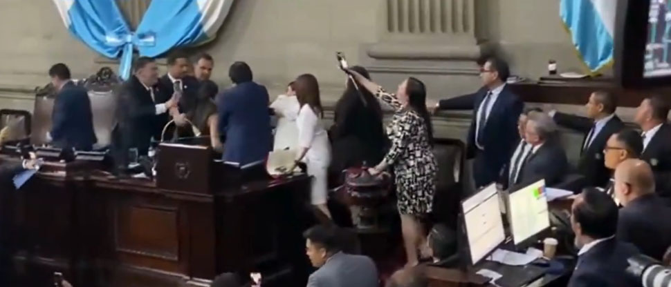 Diputadas guatemaltecas se agarran del pelo tras una sesión del congreso