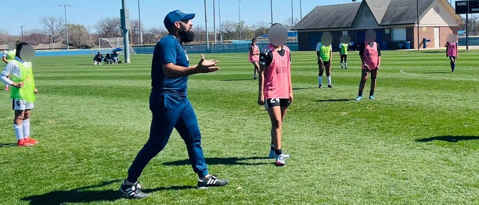 Imponen sanción ejemplar a DT de las selecciones femeninas por incidente con futbolista