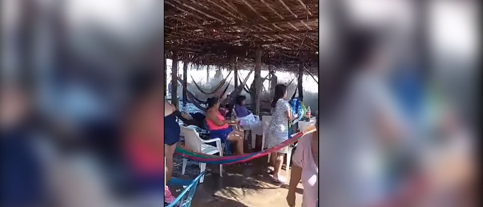 Marea alta sorprende a turistas salvadoreños en distintas playas del país