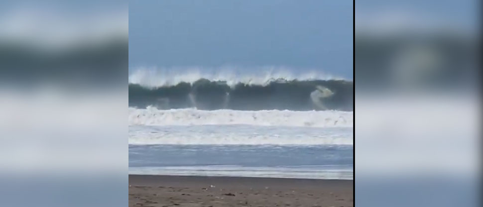 Viralizan video de “olas monstruosas” en Garita Palmera