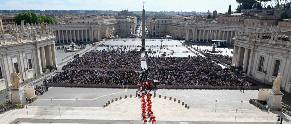 Así fue el traslado del féretro del papa Francisco a la Basílica de San Pedro