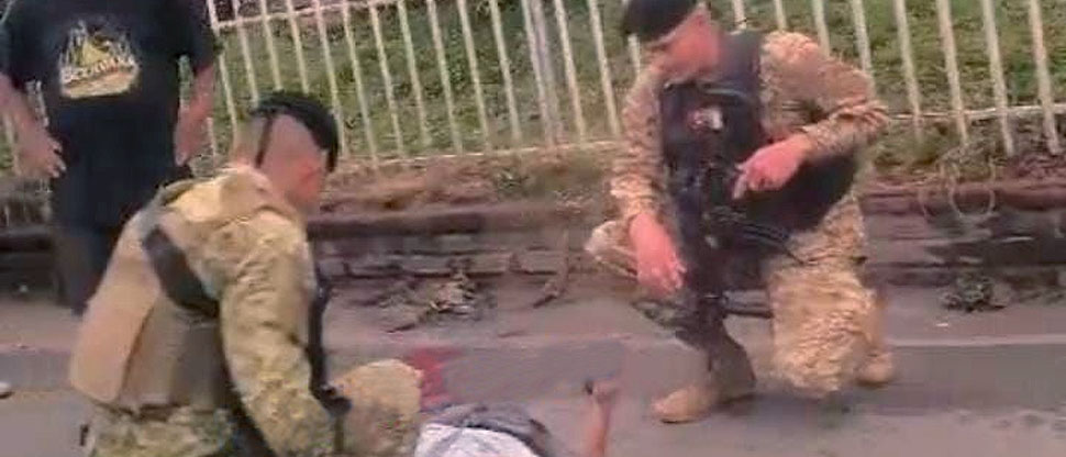 Militares auxilian a adulta mayor que fue atropellada en San Martín