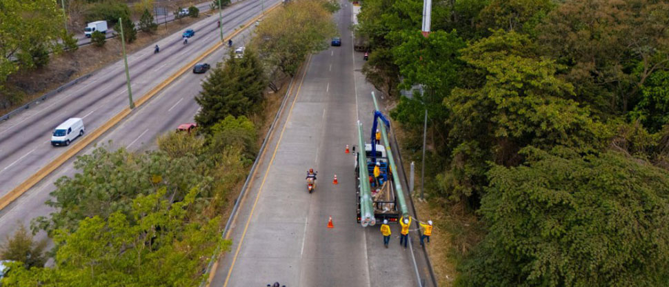 Obras Públicas ilumina la primera etapa del bulevar Monseñor Romero