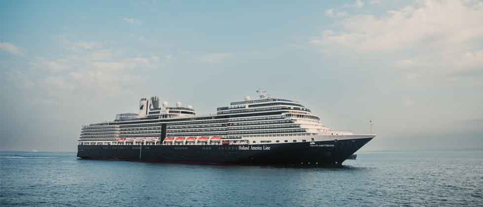 El Salvador recibe lujoso crucero con 3,000 turistas de todo el mundo