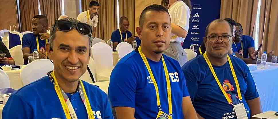 Delegación de la Selecta Playera llega a Seychelles para el sorteo de grupos del Mundial