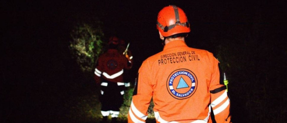 Rescataron a 30 turistas perdidos en volcán Chinchontepec