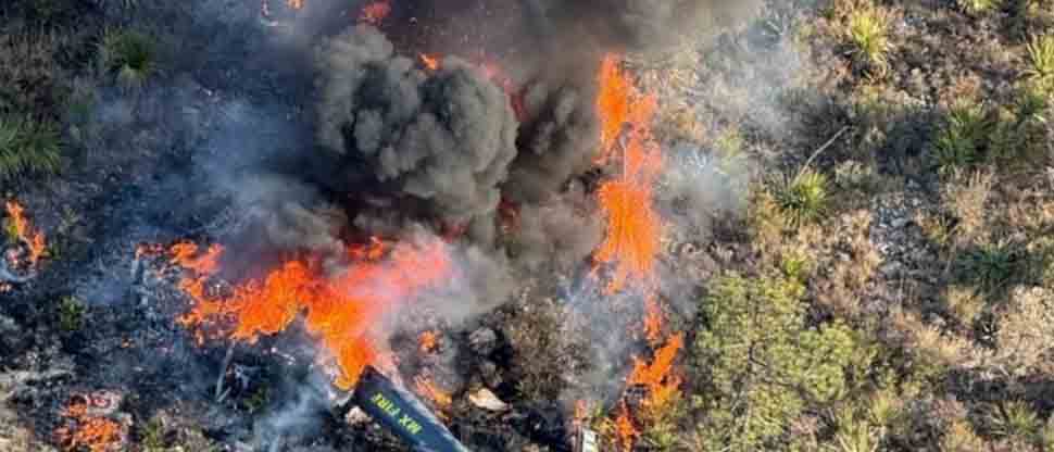 MÉXICO: Se desploma helicóptero con 8 personas que viajaban a combatir un incendio