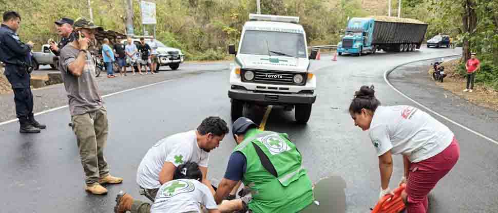 Motociclista se lesiona tras chocar con un pick up en La Libertad