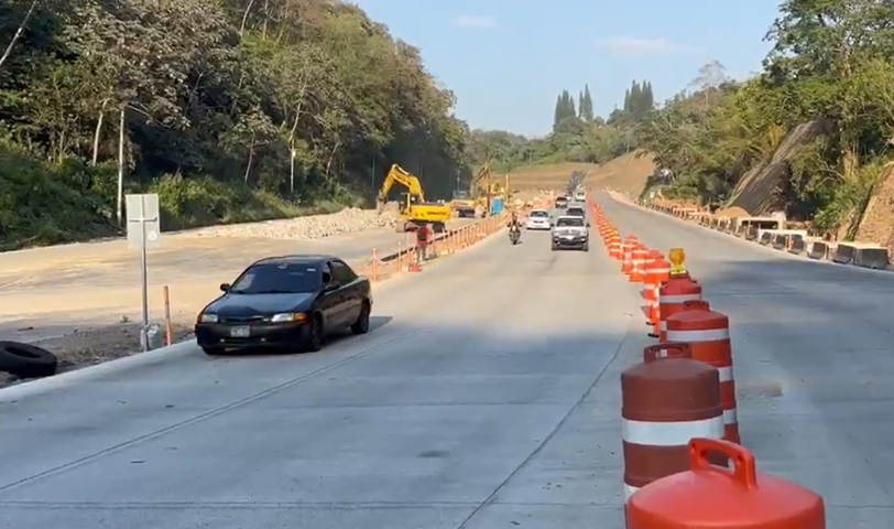 Habilitan tránsito vehicular en tramo Los Chorros