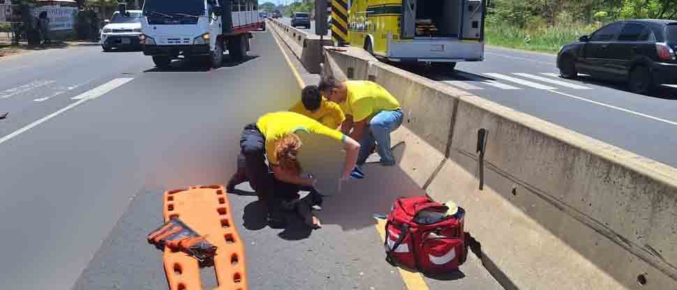 Peatón pierde una de sus piernas tras choque: cerca había una pasarela