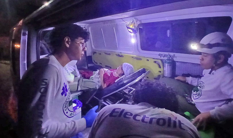 Atienden a mujer que fue atacada por un perro en Santa Ana