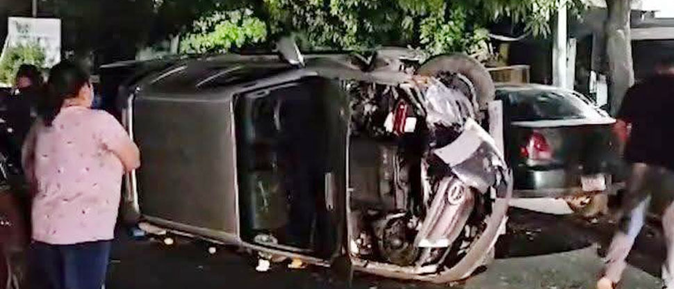 Conductor se salva de milagro tras aparatoso accidente en Soyapango