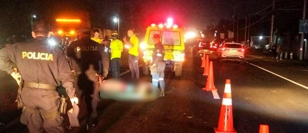 Peatón pierde la vida tras ser arrollado por un automovilista que se fugó en La Libertad