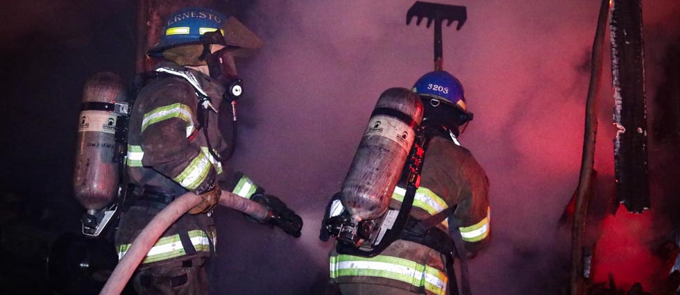 Sofocan voraz incendio estructural en un comedor de la Zacamil