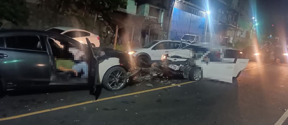 Al menos tres lesionados tras colisión frontal de dos vehículos en San Marcos