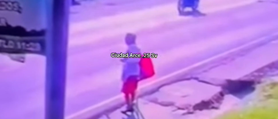 Publican video de los segundos previos a que abuelita fuera atropellada en Ciudad Arce