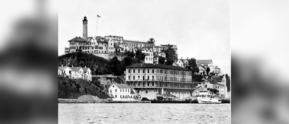 Ordenan reabrir prisión de Alcatraz para encerrar a los “delincuentes más despiadados”
