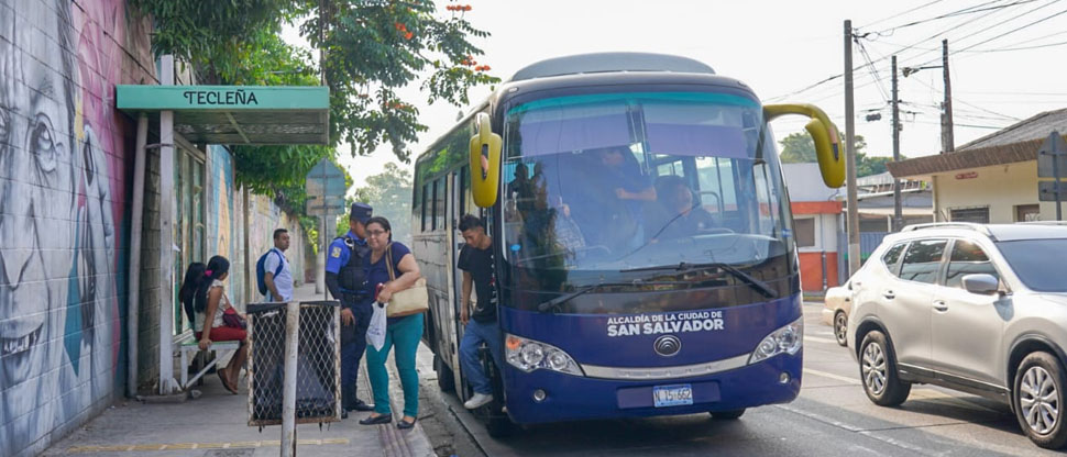 Por segundo día flota de buses de San Salvador Centro brinda servicio gratis