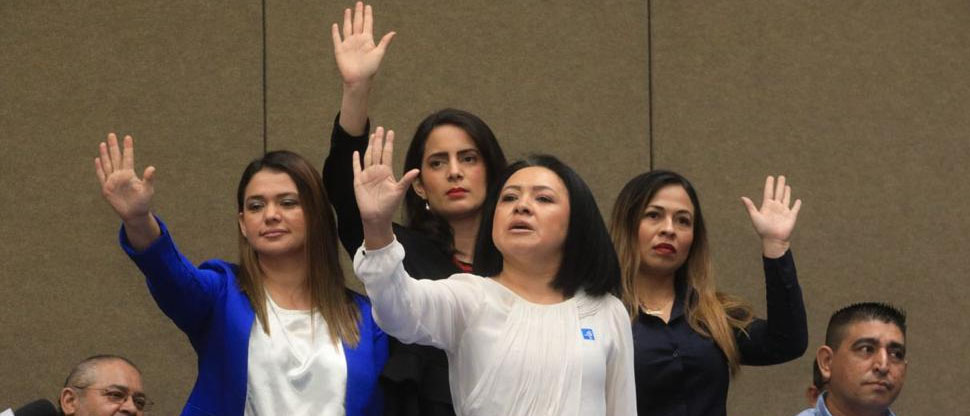 Secretaria general de VAMOS reprocha que se está «criminalizando» a Ruth López