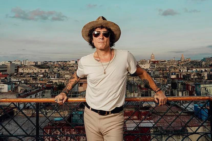 Bunbury especialmente emocionado de volver a El Salvador