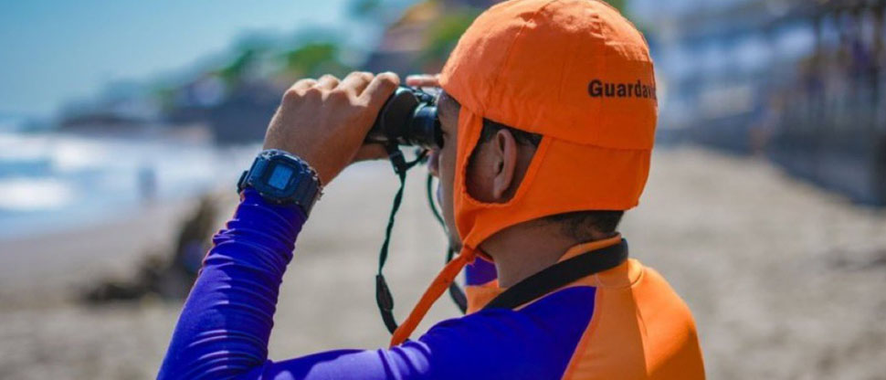 Guardavidas brindan seguridad en playas