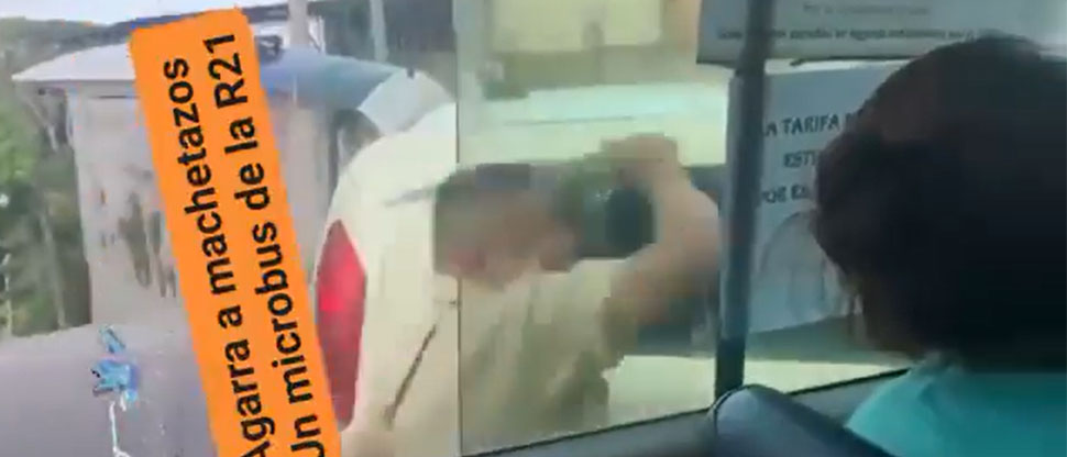 INTOLERANCIA: conductor de un Kia Soul le “pega un filazo” a microbús de la ruta 21