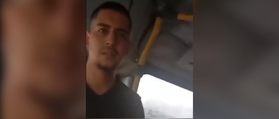 Pasajero avienta caja con los pasajes a motorista de microbús de la ruta 29 porque no le paró