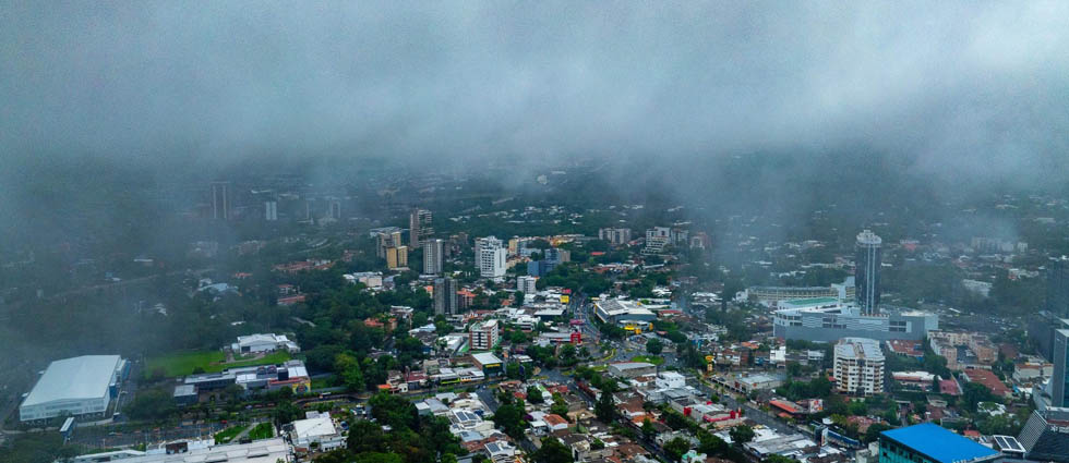 MARN prevé un miércoles con lluvias y tormentas en El Salvador