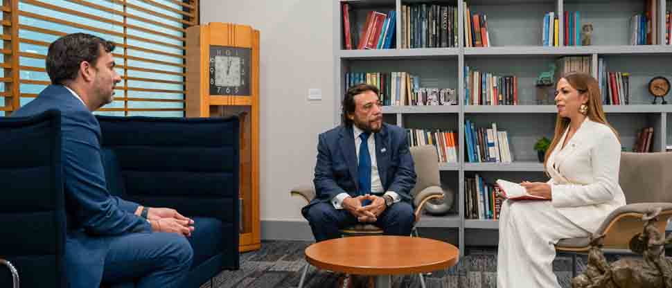 Vicepresidente Félix Ulloa firma acuerdo con el Instituto tecnológico y de Estudios Superiores de Monterrey