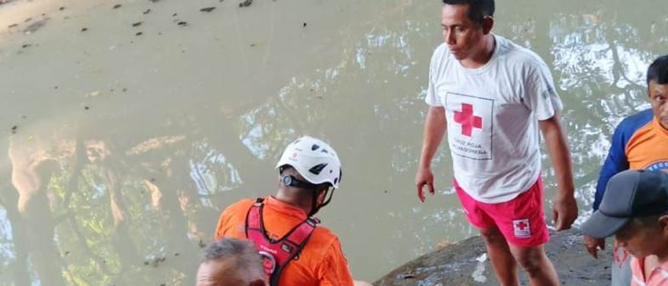 Hombre fallece ahogado al intentar rescatar una perrita en río Grande de San Miguel